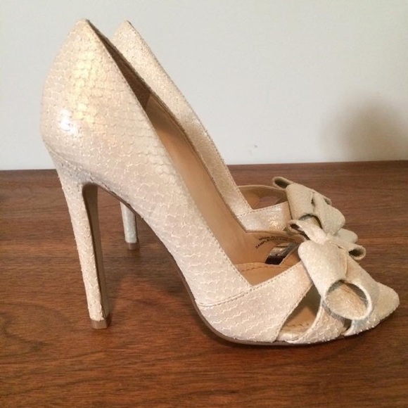 🍍 8/25$ Enzo Angiolini ivory pump, size 6 - Picture 2 of 3